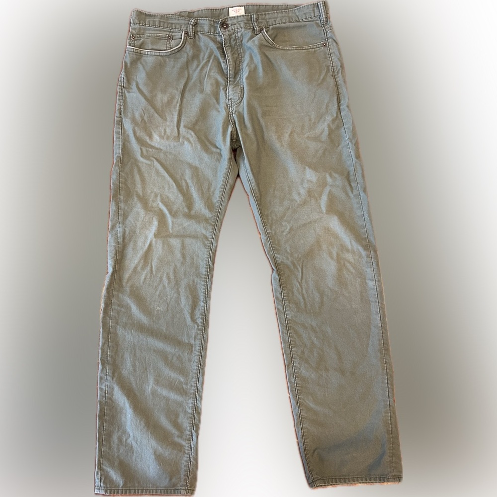 👖 Dockers Women’s Green Straight Fit Pants – 
Size 38 x 32